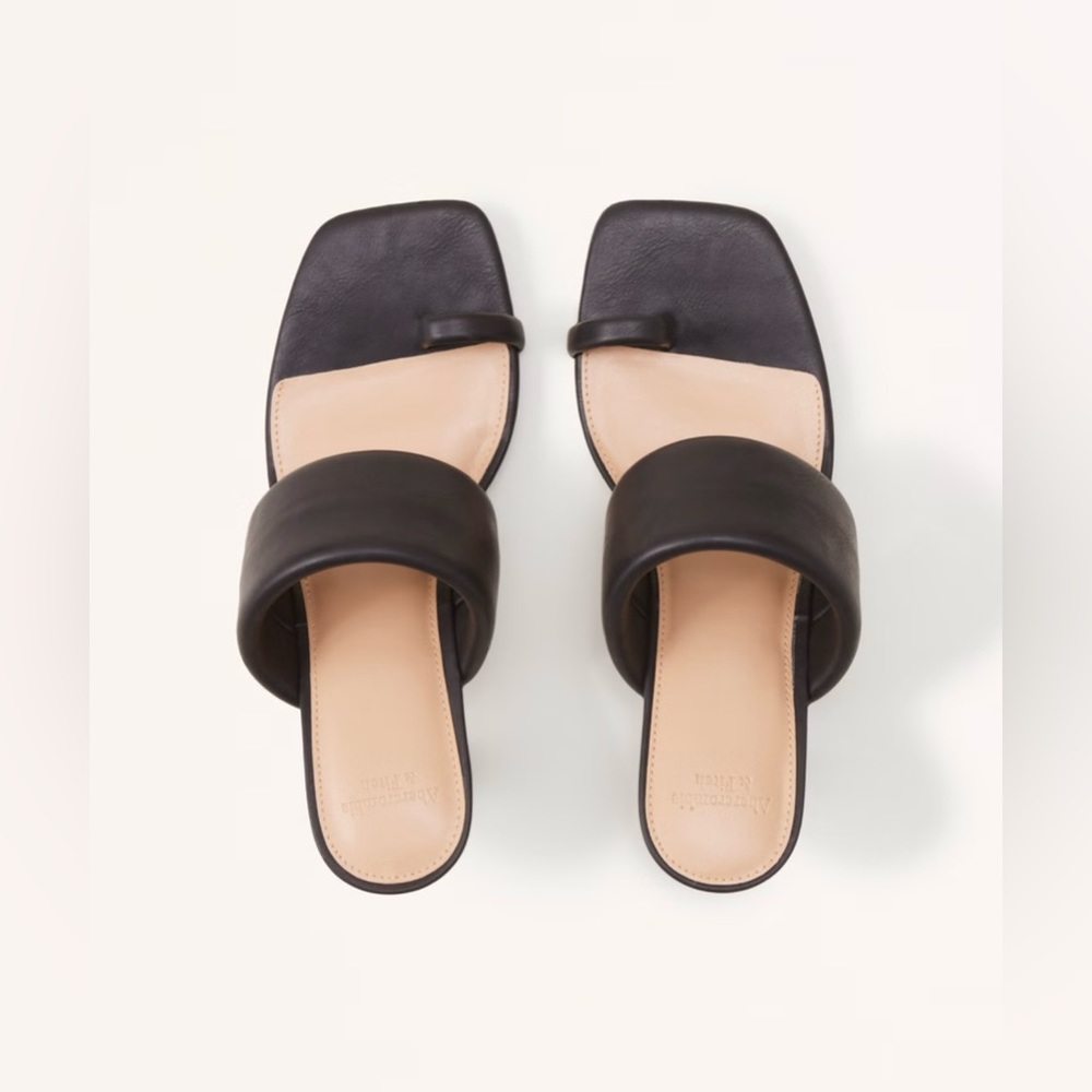 Never worn Abercrombie sandals